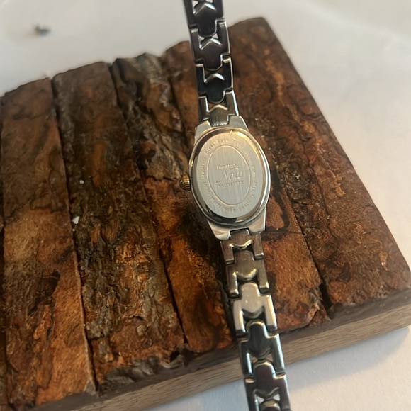 Armitron Now Link Silver/Gold Tone Oval Dainty Feminine Watch Stainless Steel - Picture 10 of 12